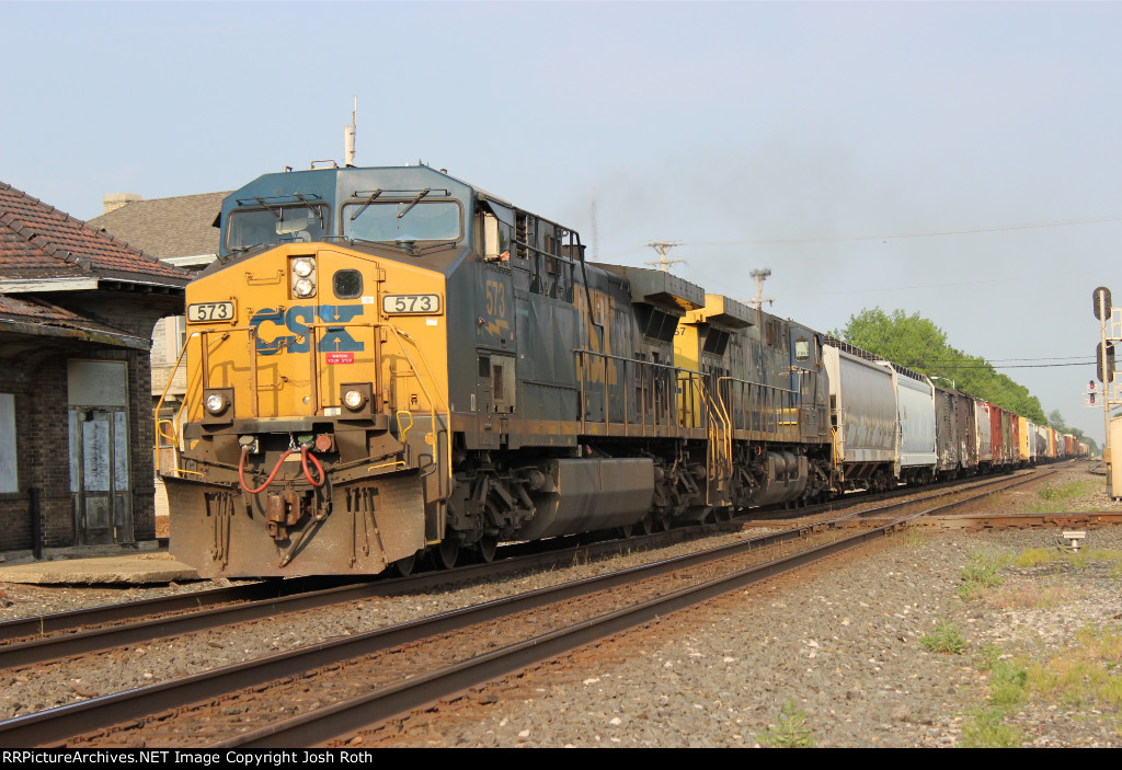 CSX 573 & CSX 267